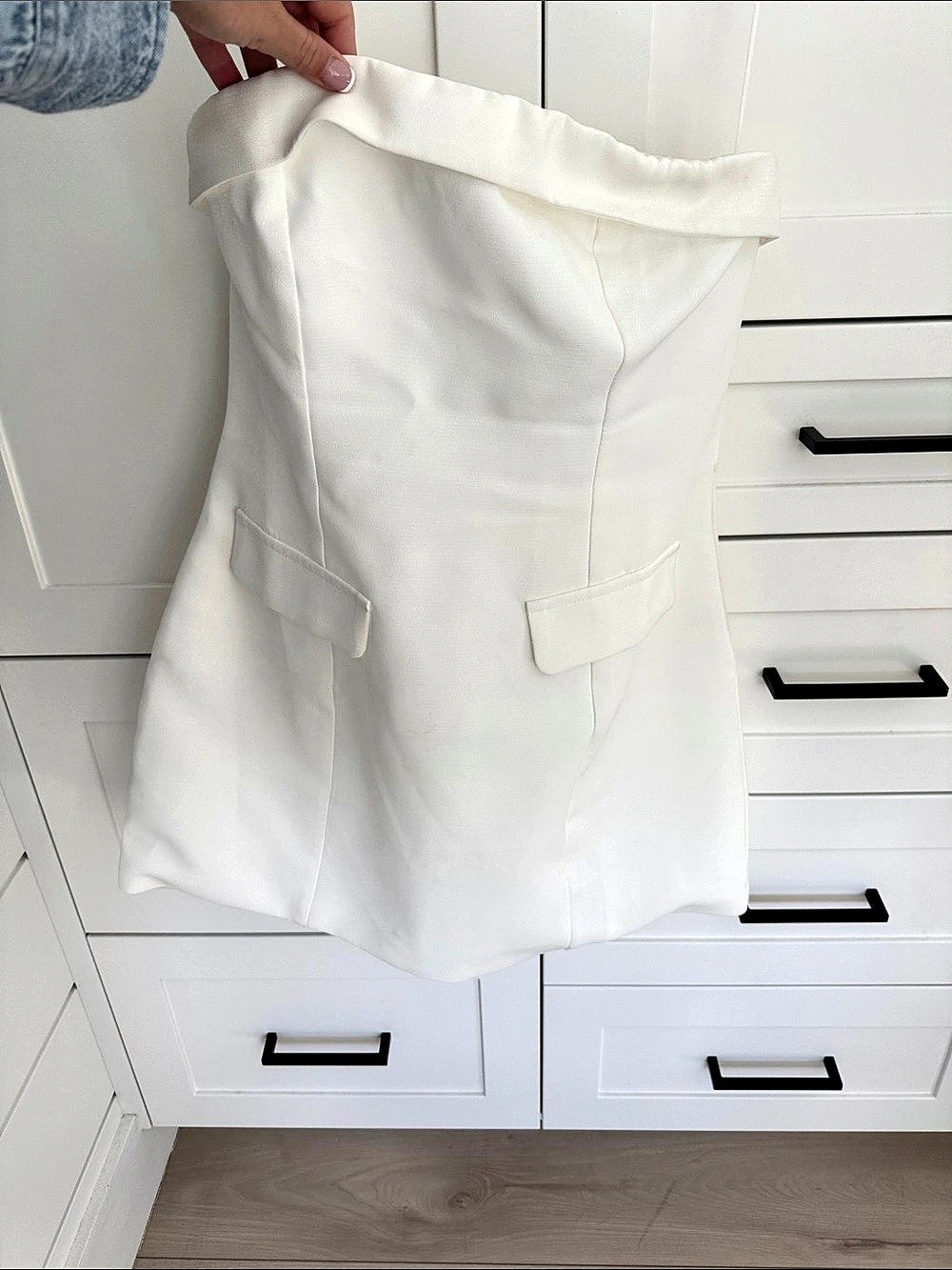 HELLOMOLLY White Mini Dress Size Medium Like New
